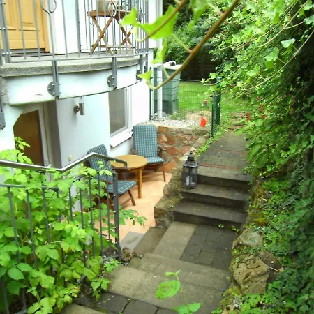 In Hahnheim, Rheinhessen * Hahnheim