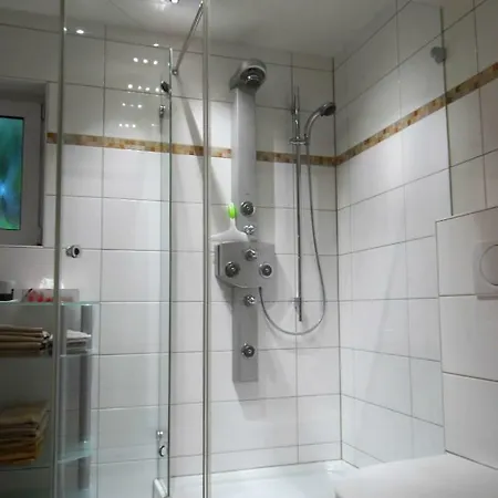 In Hahnheim, Rheinhessen * Hahnheim